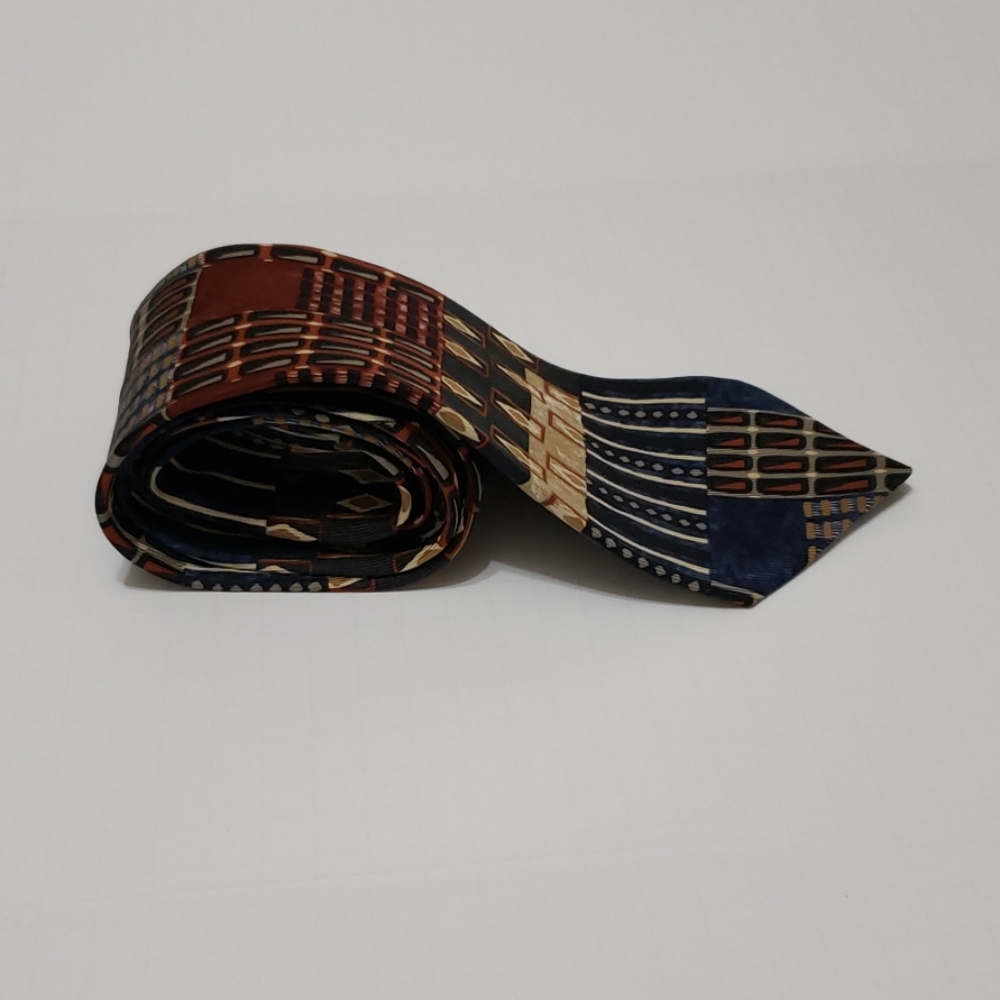 Countess Mara Tie - Picture 7 of 8